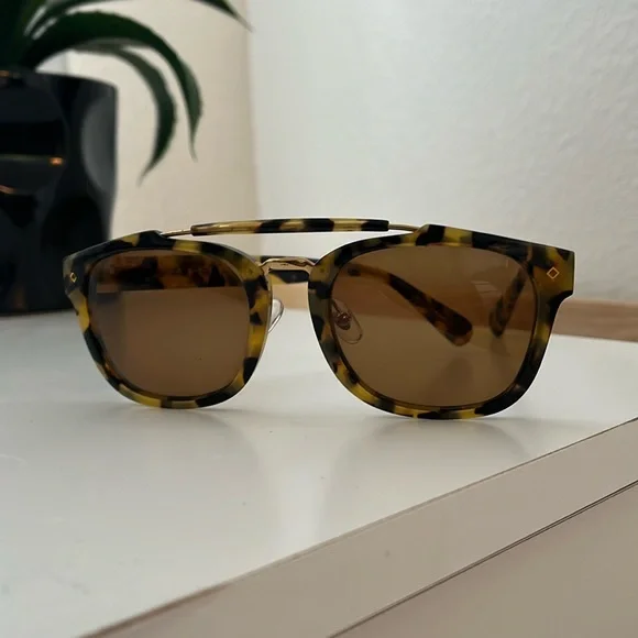 WONDERLAND | Accessories | Wonderland Riverside Sunglasses  display picture 1